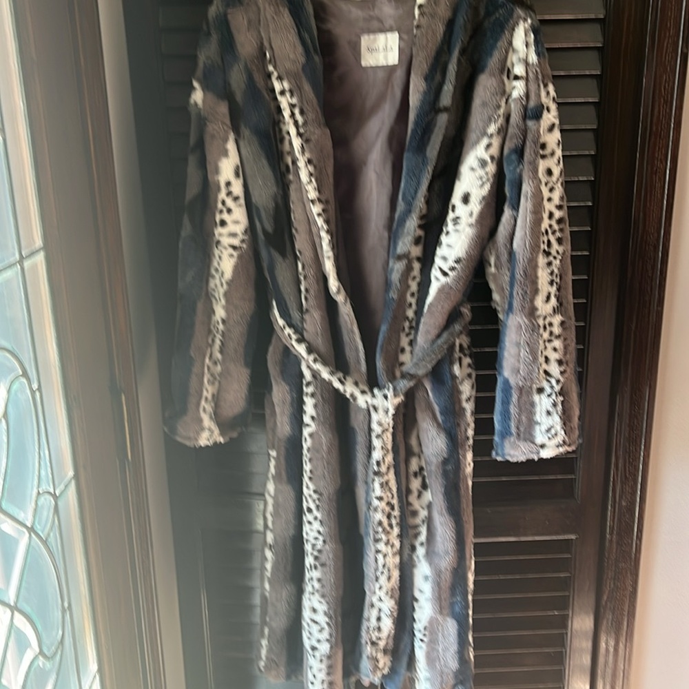 SPALALA FAUX FUR ROBE - Picture 2 of 5